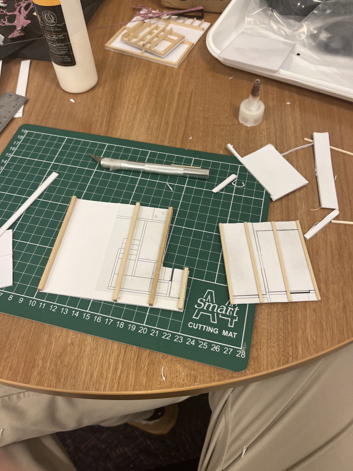 Cutting board for the white model at the bench