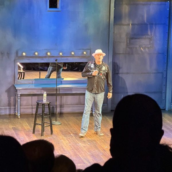 Busking David Koechner comedy act - Bay Street Theater