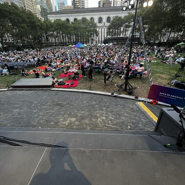 Working in front of a crowd - Bryant Park