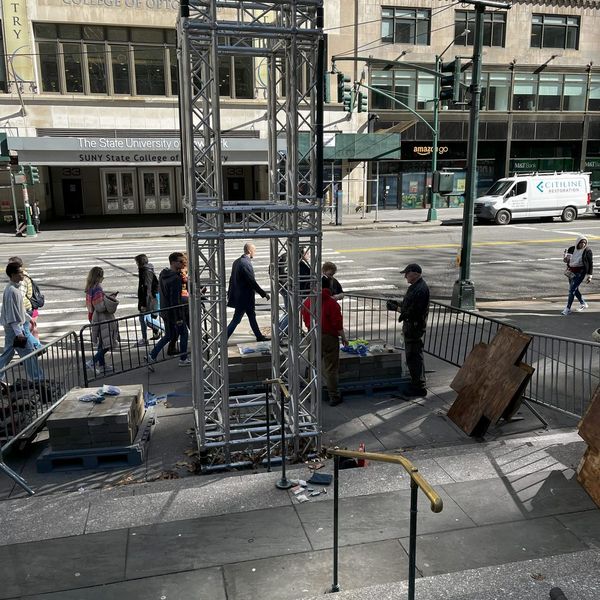 Truss pylon deconstruction - Bryant Park
