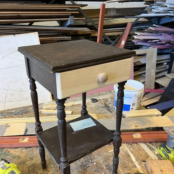 Finishing a side table - The Mound Builders